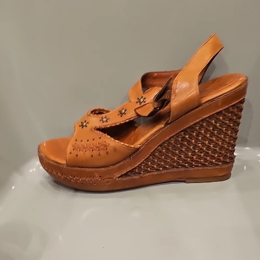 FRYE Tan Leather Wedge Sandals